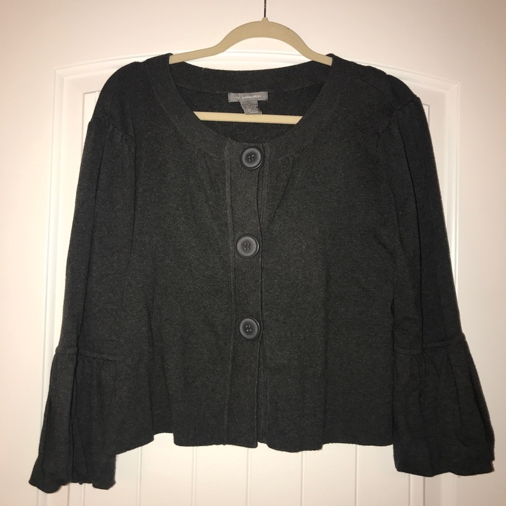 🟣🟣🌸Cropped/Large Button Sweater